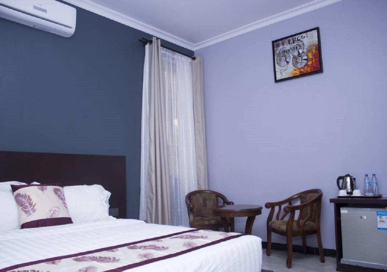 Hotel Desderia Мбея Экстерьер фото