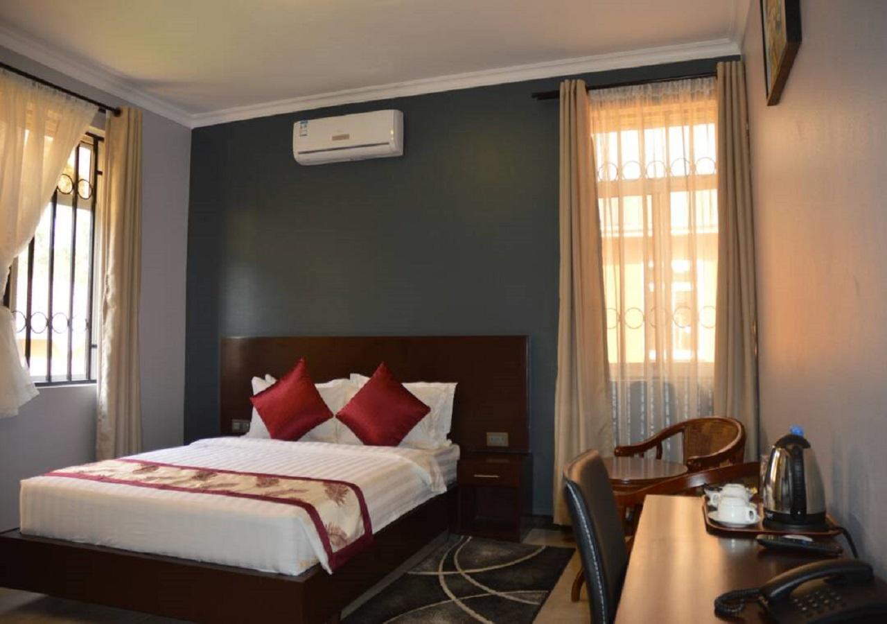 Hotel Desderia Мбея Экстерьер фото